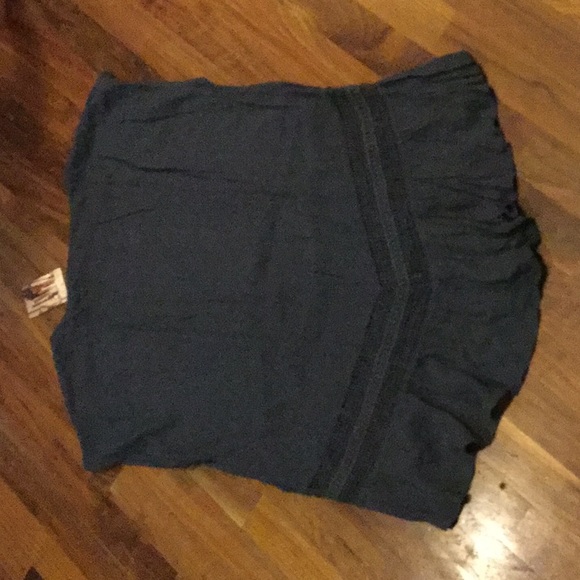 Blouse/Top - Picture 3 of 4